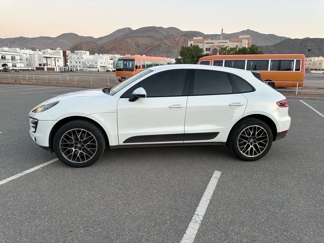 2017 Porsche Macan Base