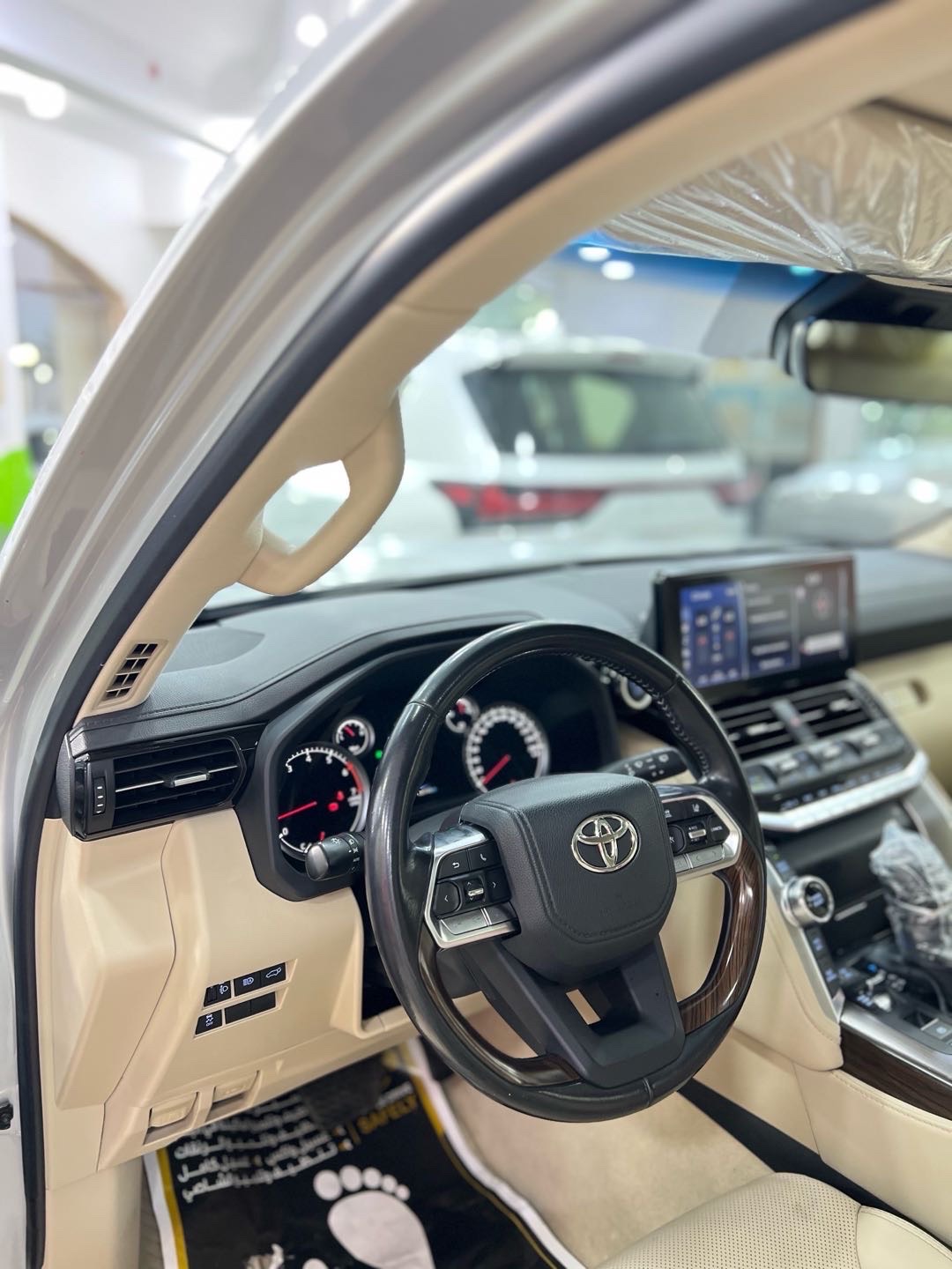 2022 Toyota Land Cruiser GXR thumbnail 11