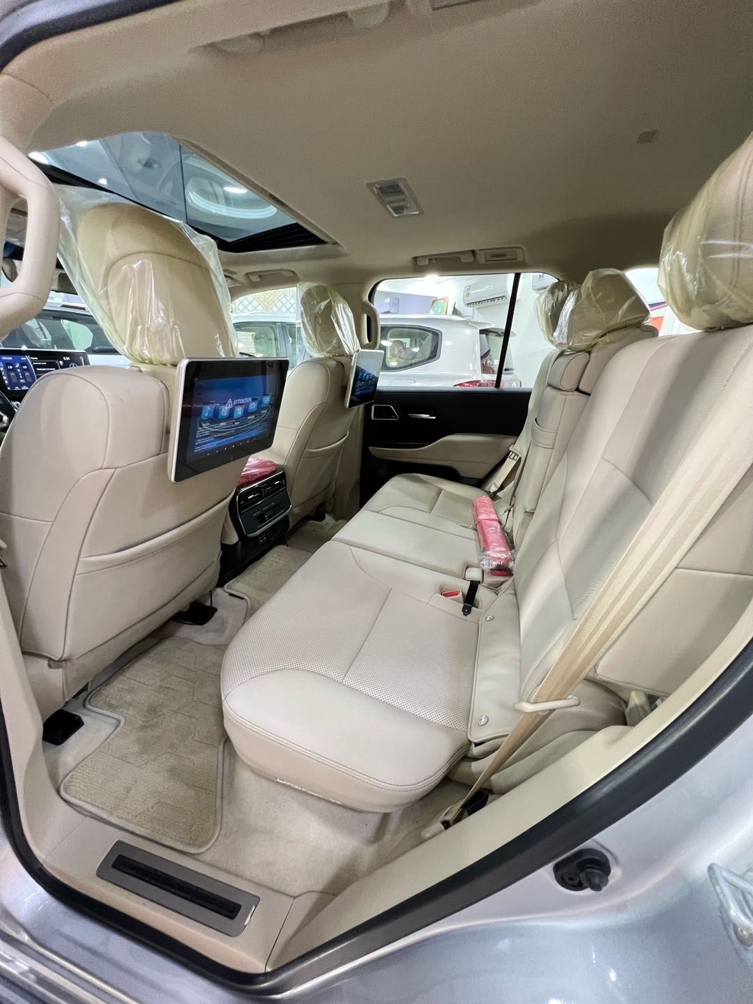 2022 Toyota Land Cruiser GXR thumbnail 13