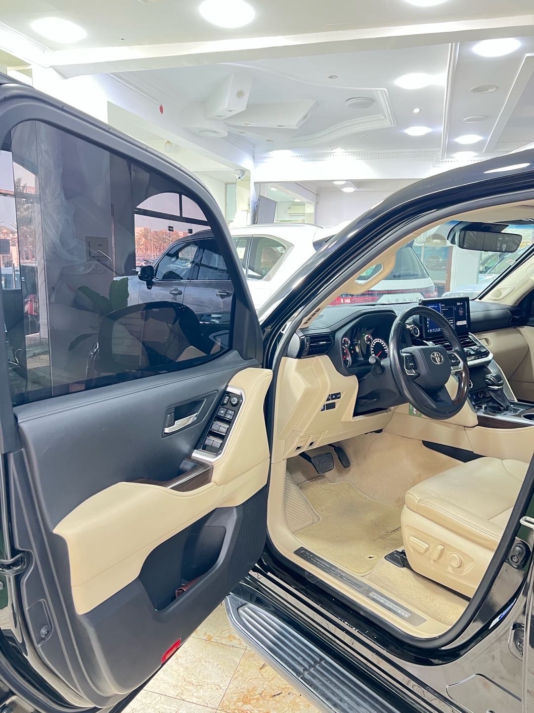 2022 Toyota Land Cruiser GXR thumbnail 7
