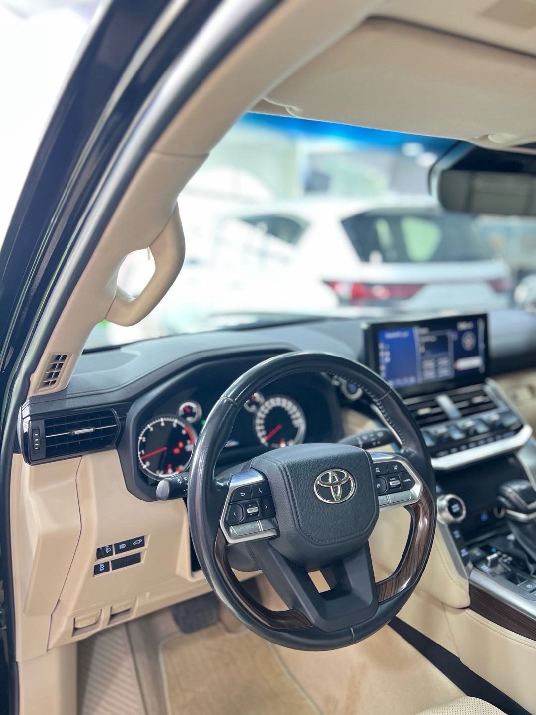 2022 Toyota Land Cruiser GXR thumbnail 9