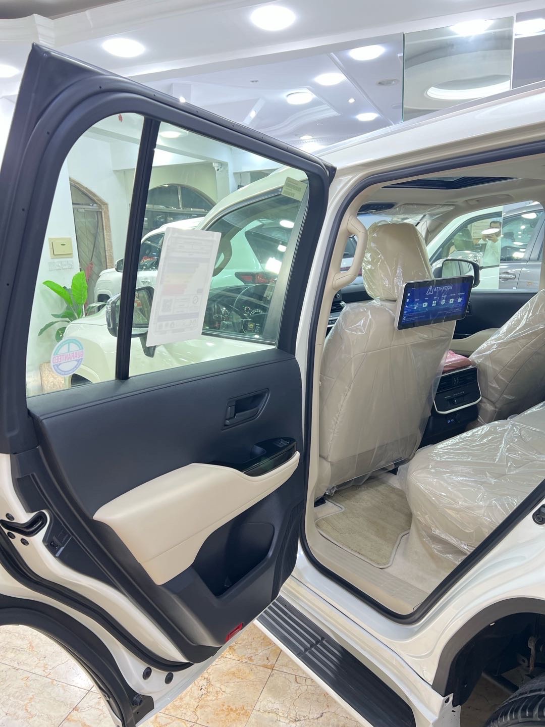 2024 Toyota Land Cruiser GXR thumbnail 11