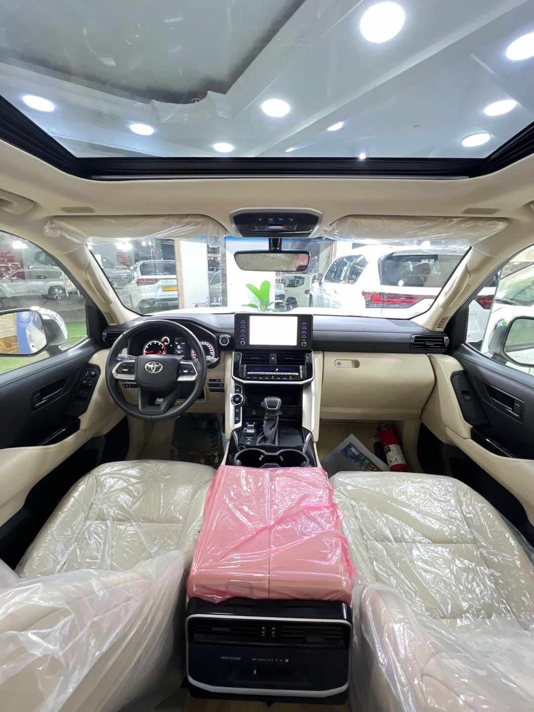 2024 Toyota Land Cruiser GXR thumbnail 16
