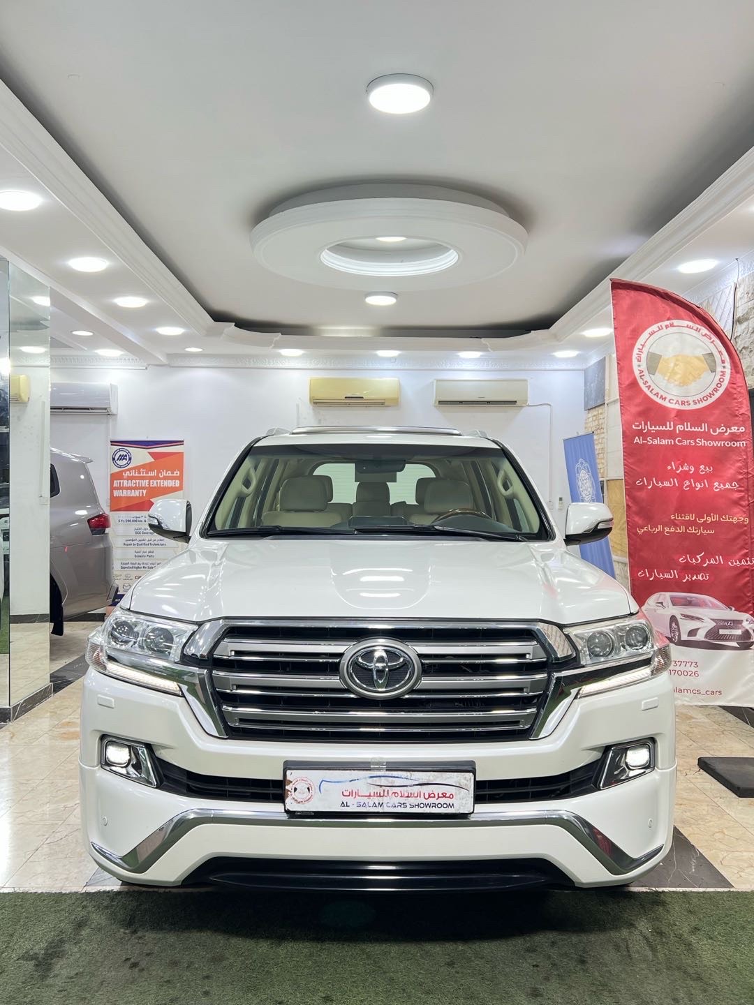 2016 Toyota Land Cruiser GXR thumbnail 3