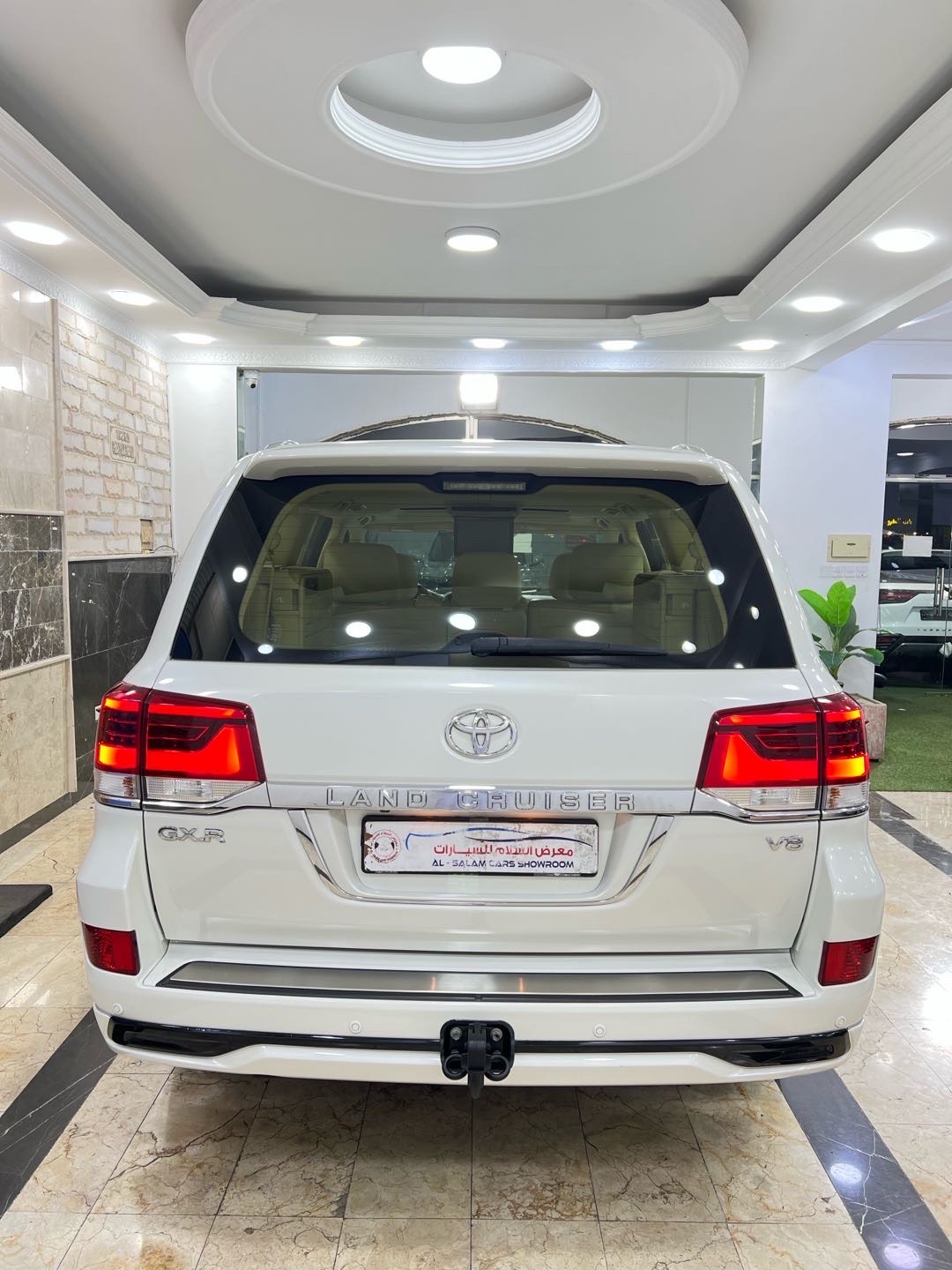 2016 Toyota Land Cruiser GXR thumbnail 4
