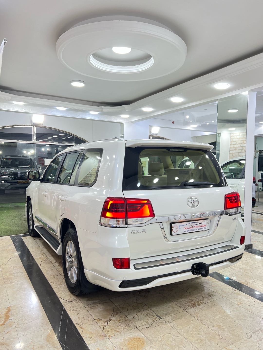 2016 Toyota Land Cruiser GXR thumbnail 5