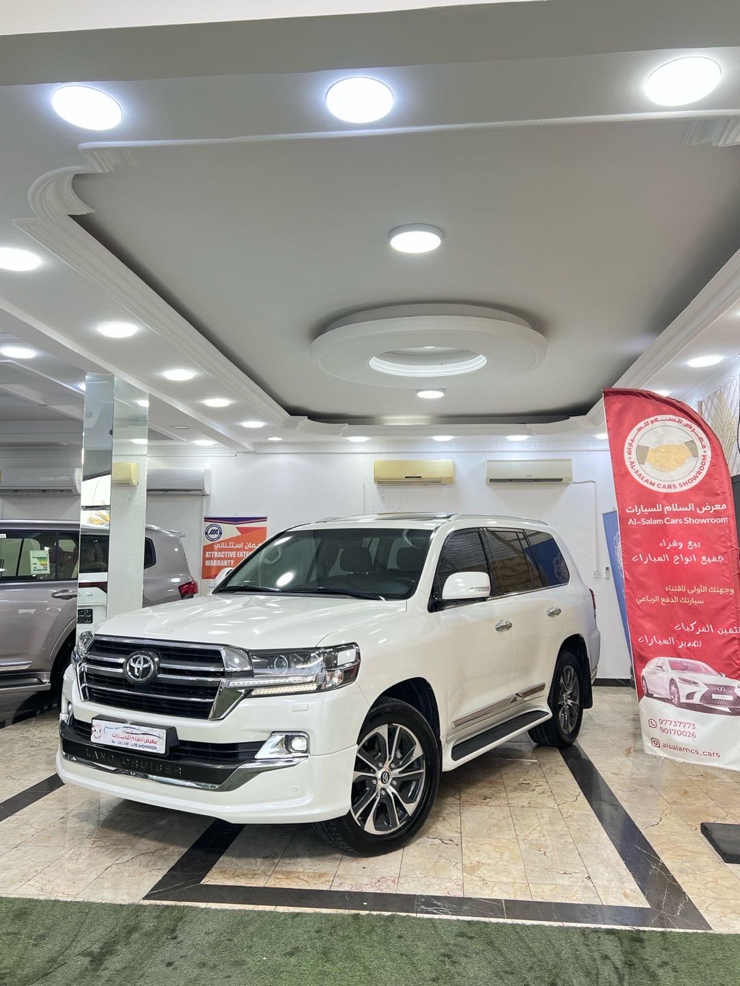 2020 Toyota Land Cruiser GXR thumbnail 2