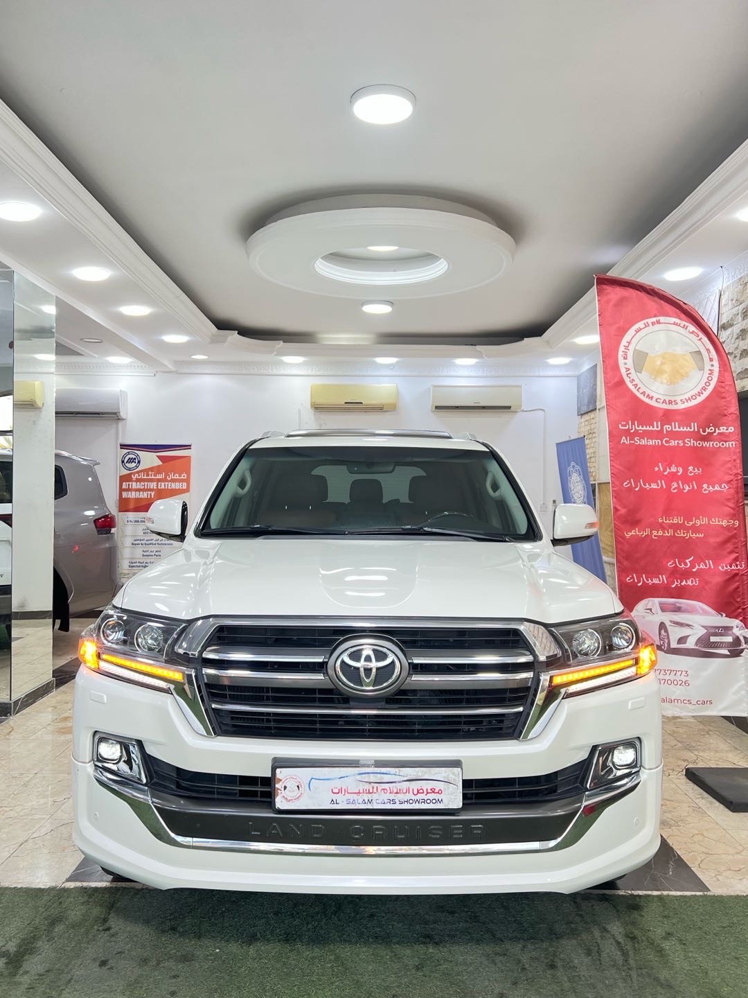 2020 Toyota Land Cruiser GXR thumbnail 3