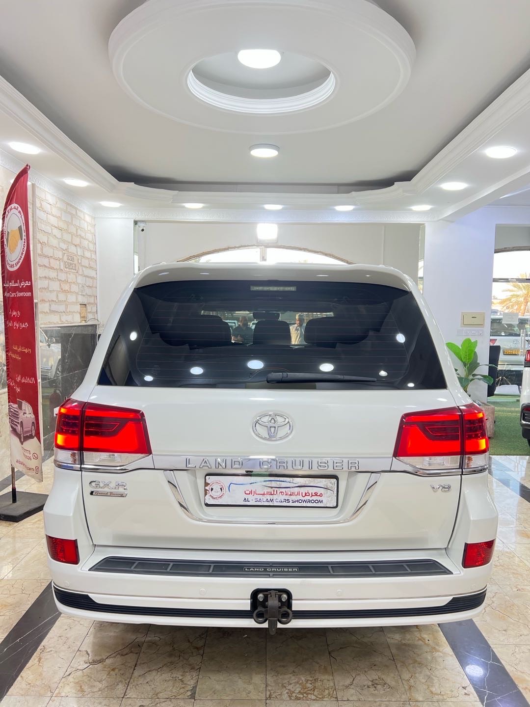 2020 Toyota Land Cruiser GXR thumbnail 4