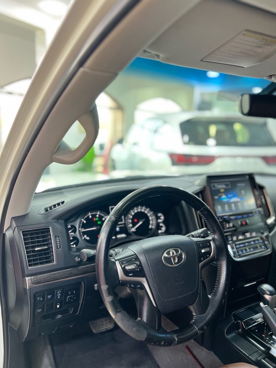 2020 Toyota Land Cruiser GXR thumbnail 11