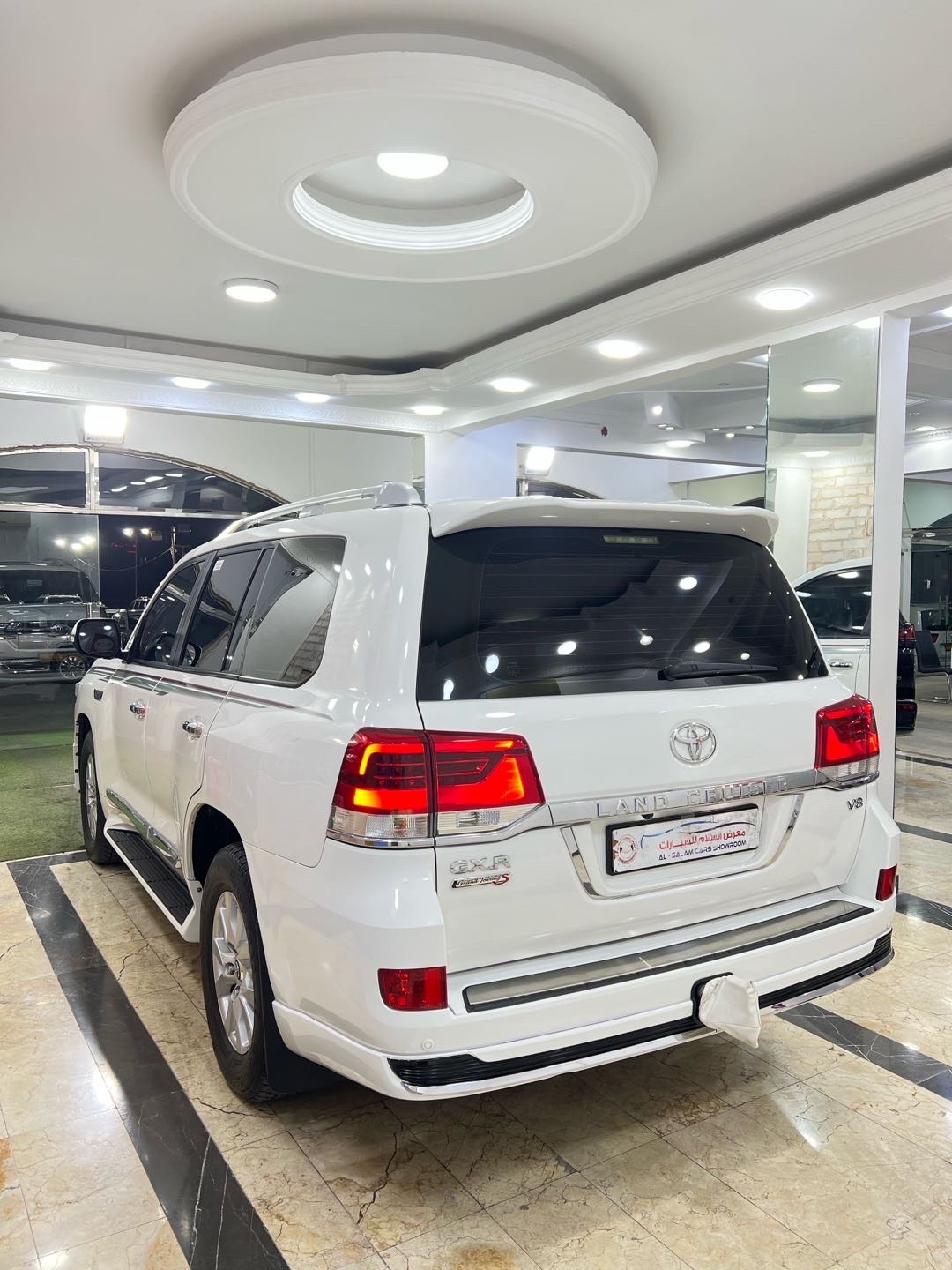 2018 Toyota Land Cruiser GXR thumbnail 7