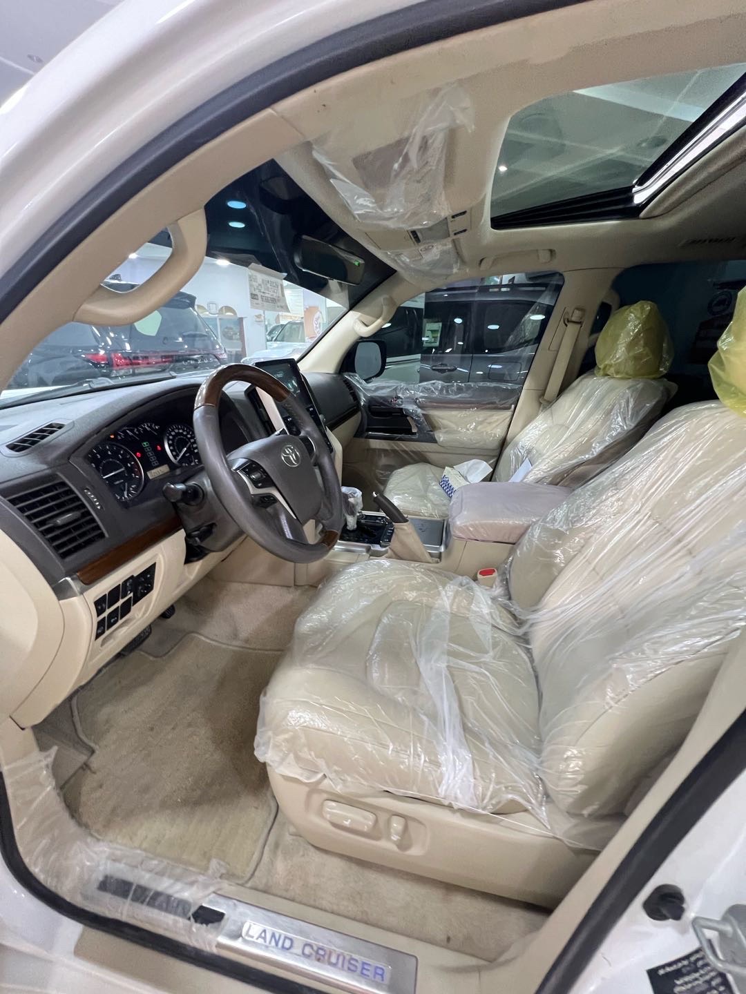 2018 Toyota Land Cruiser GXR thumbnail 8