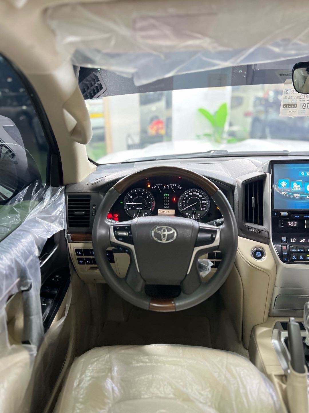 2018 Toyota Land Cruiser GXR thumbnail 13
