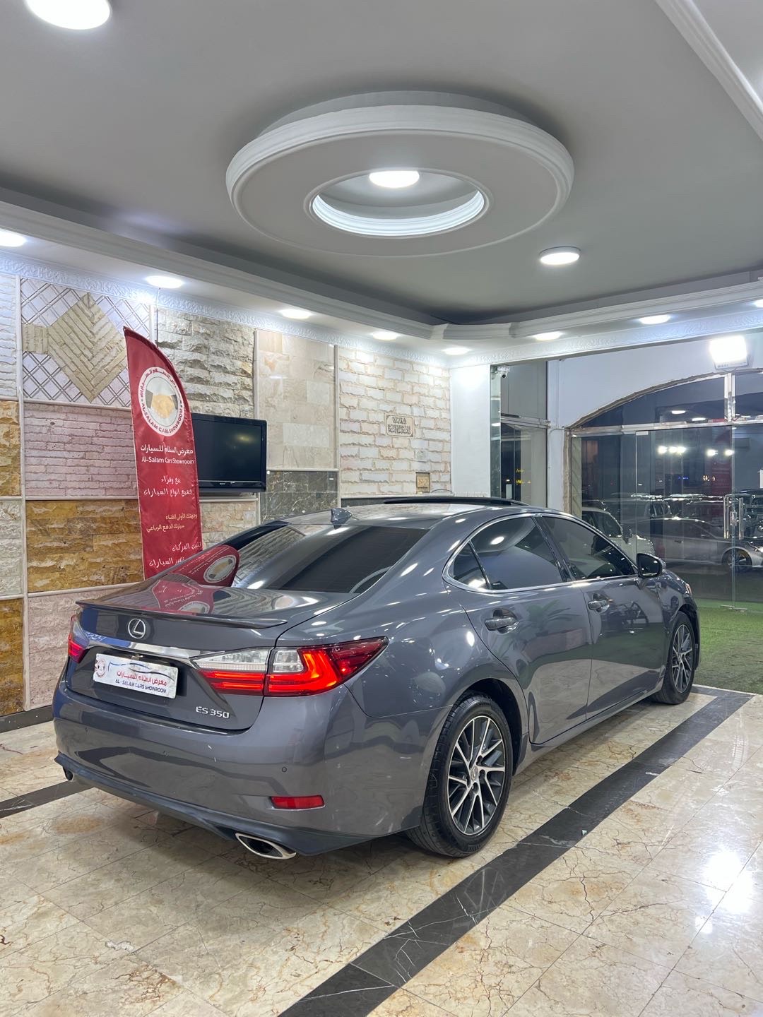2017 Lexus ES 350 thumbnail 5