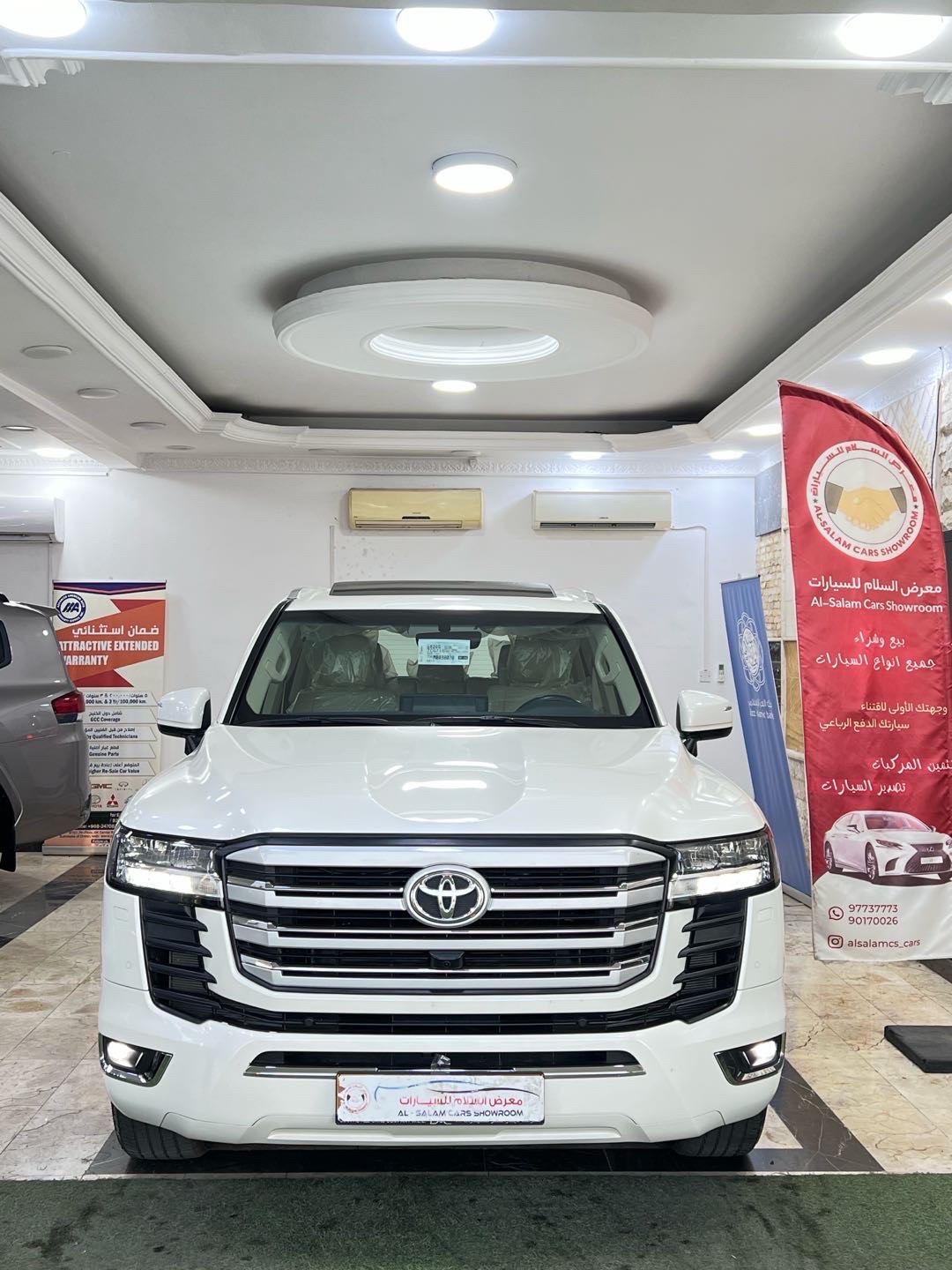 2024 Toyota Land Cruiser GXR thumbnail 3