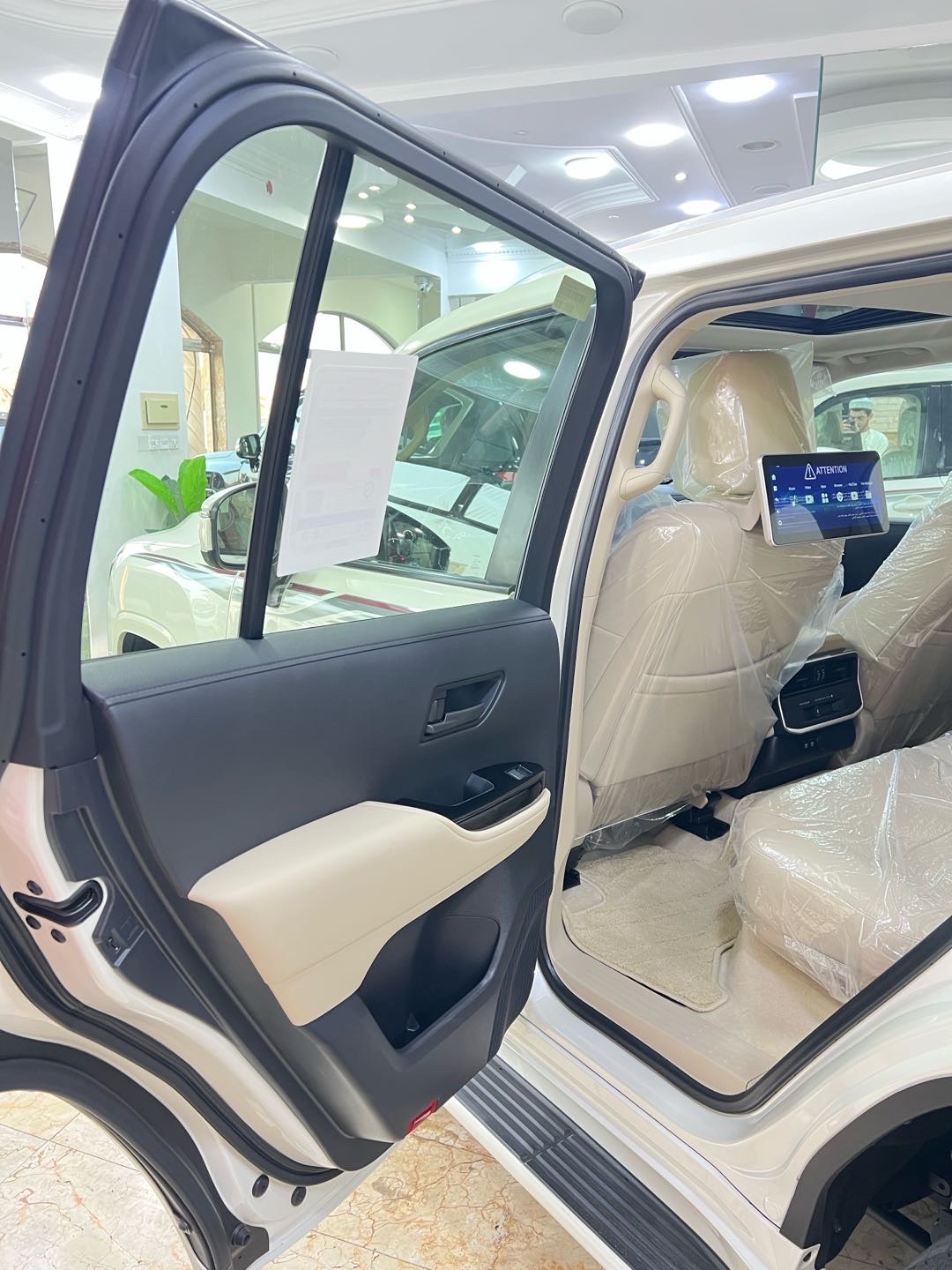 2024 Toyota Land Cruiser GXR thumbnail 12