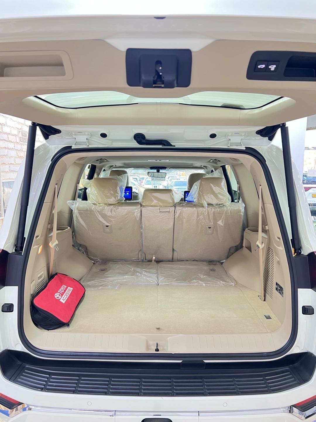 2024 Toyota Land Cruiser GXR thumbnail 20