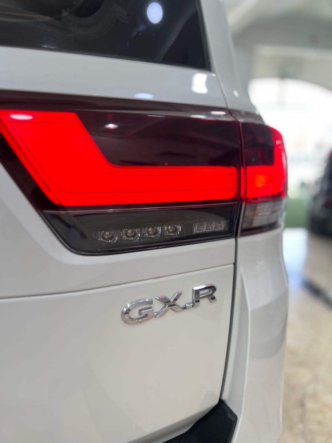 2023 Toyota Land Cruiser GXR thumbnail 8