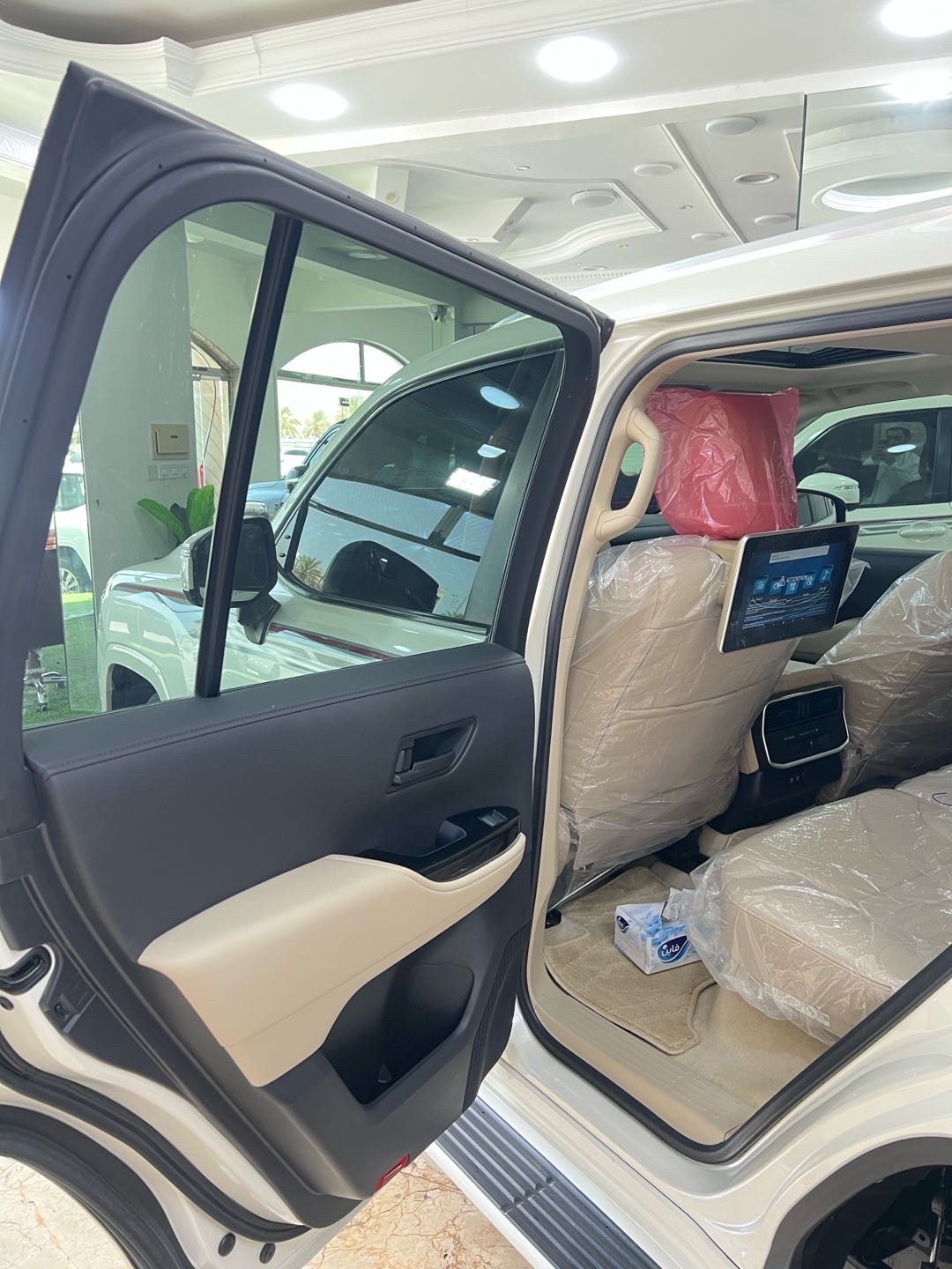 2023 Toyota Land Cruiser GXR thumbnail 12