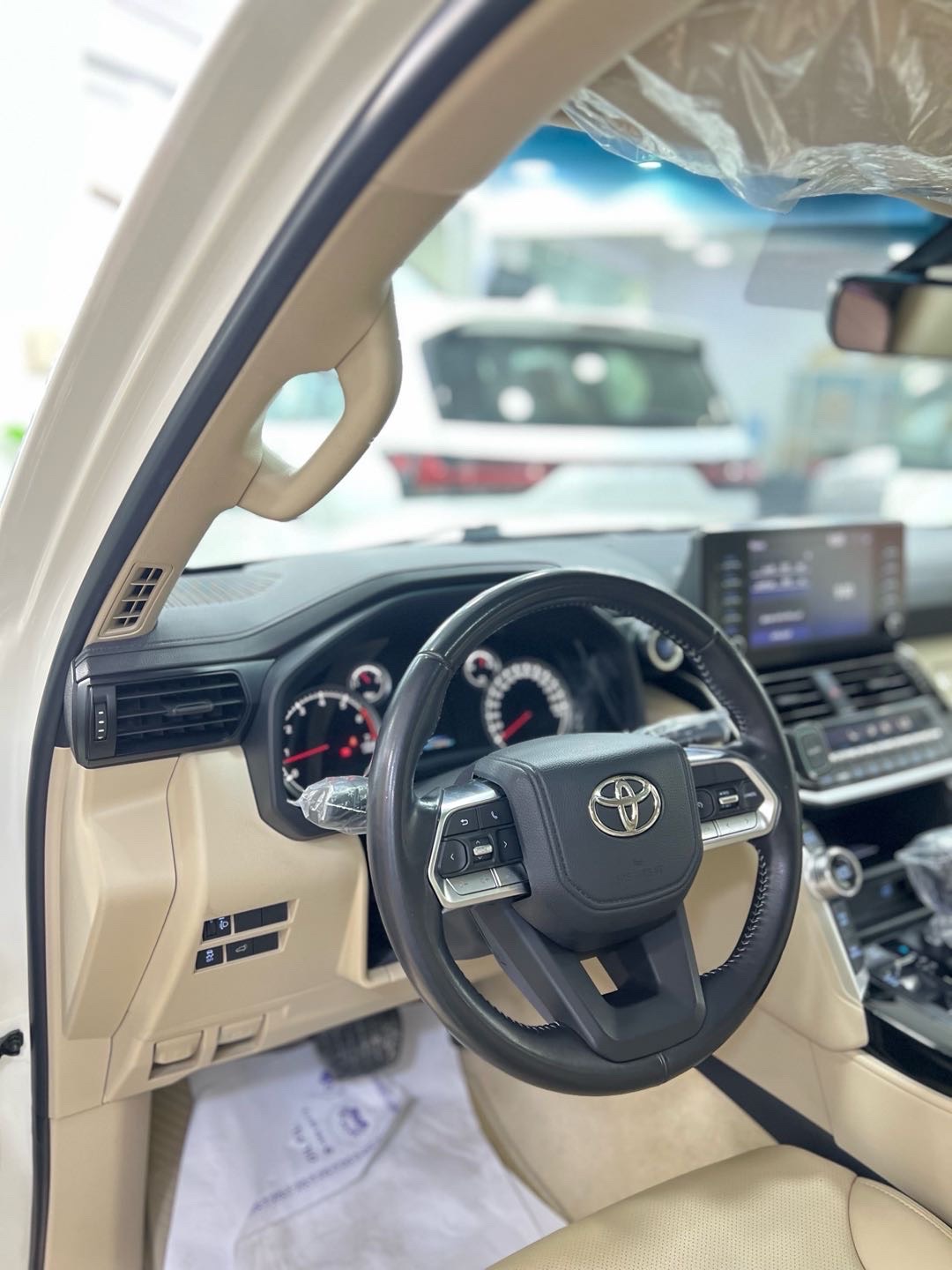 2022 Toyota Land Cruiser GXR thumbnail 12