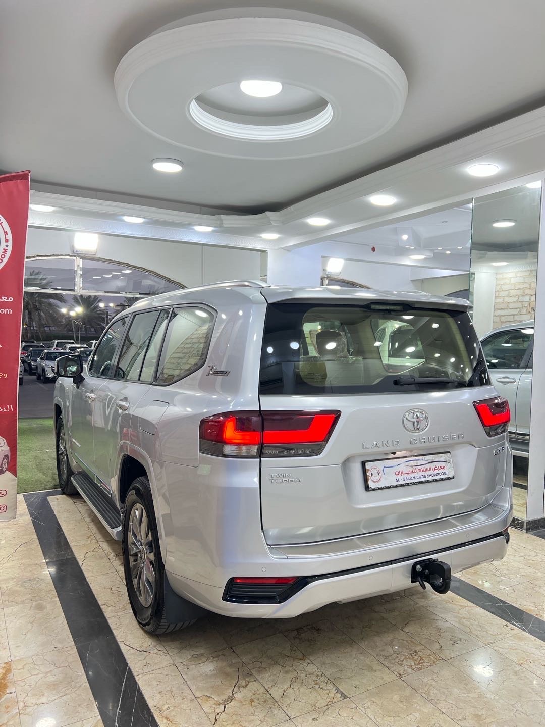 2022 Toyota Land Cruiser GXR thumbnail 3