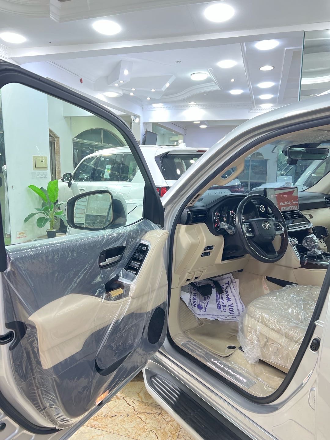 2022 Toyota Land Cruiser GXR thumbnail 9