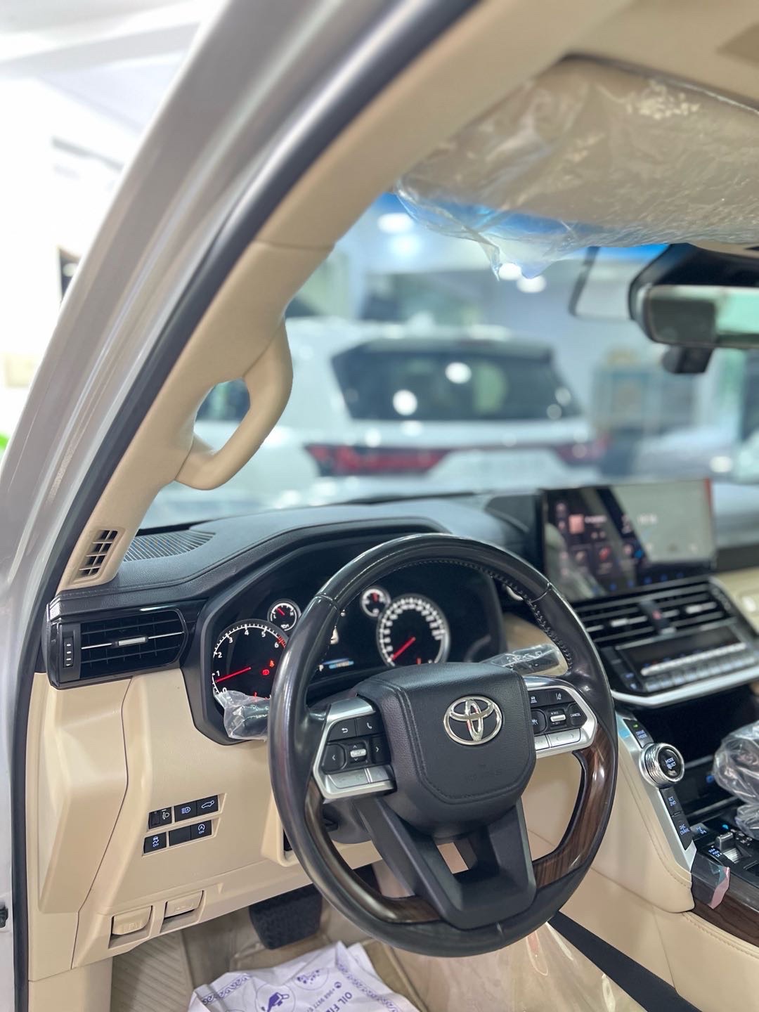 2022 Toyota Land Cruiser GXR thumbnail 10