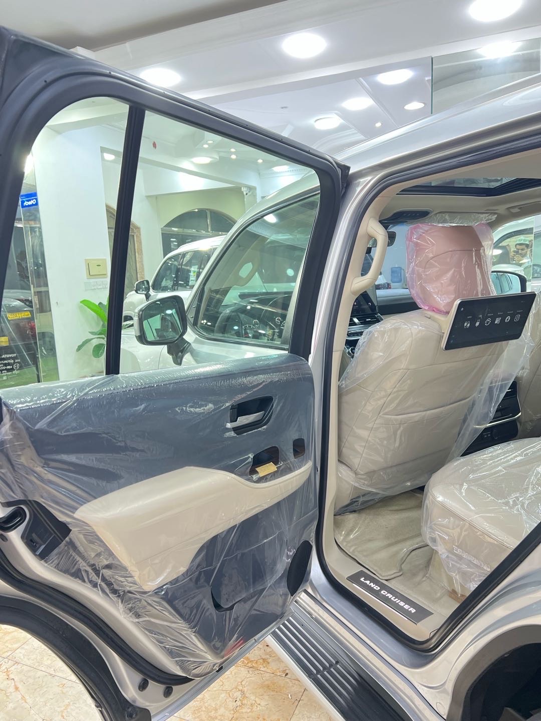 2022 Toyota Land Cruiser GXR thumbnail 13