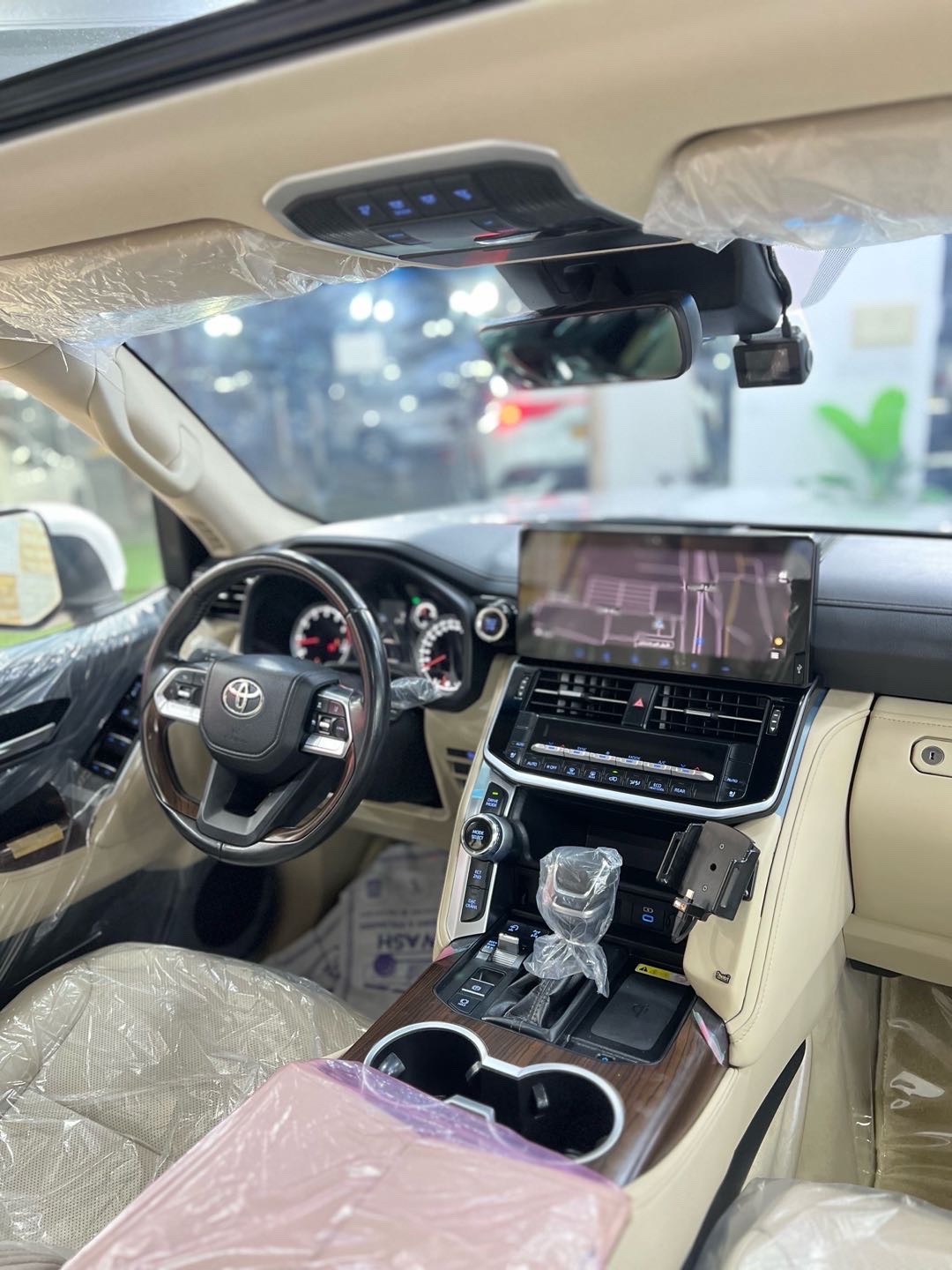 2022 Toyota Land Cruiser GXR thumbnail 18