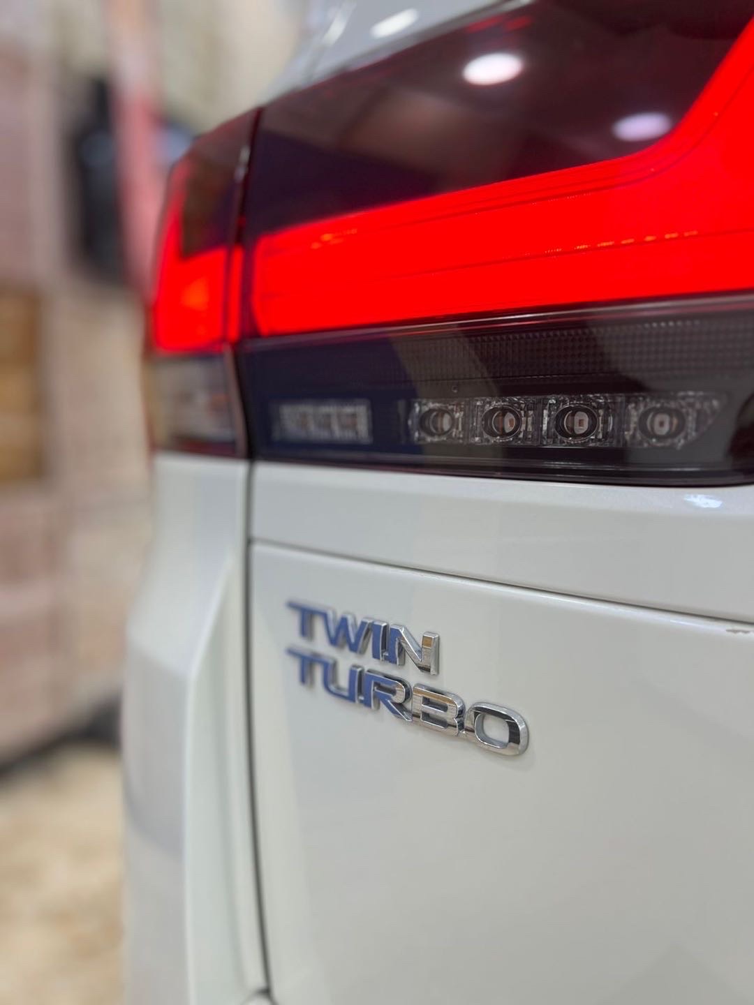 2024 Toyota Land Cruiser GXR thumbnail 8