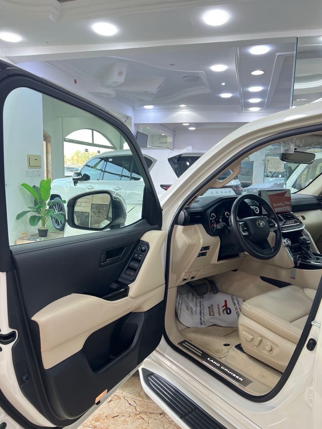 2024 Toyota Land Cruiser GXR thumbnail 10