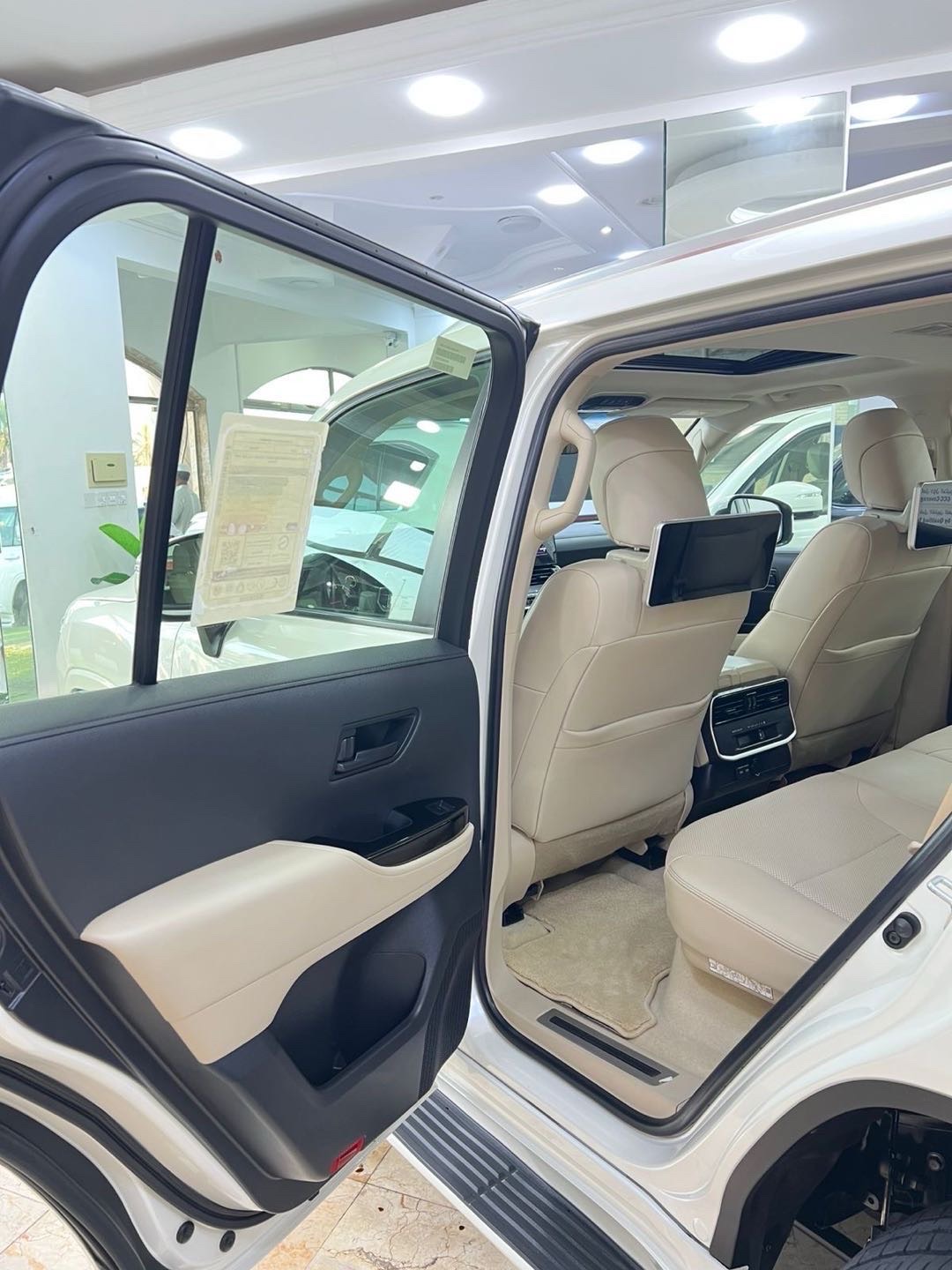 2024 Toyota Land Cruiser GXR thumbnail 22