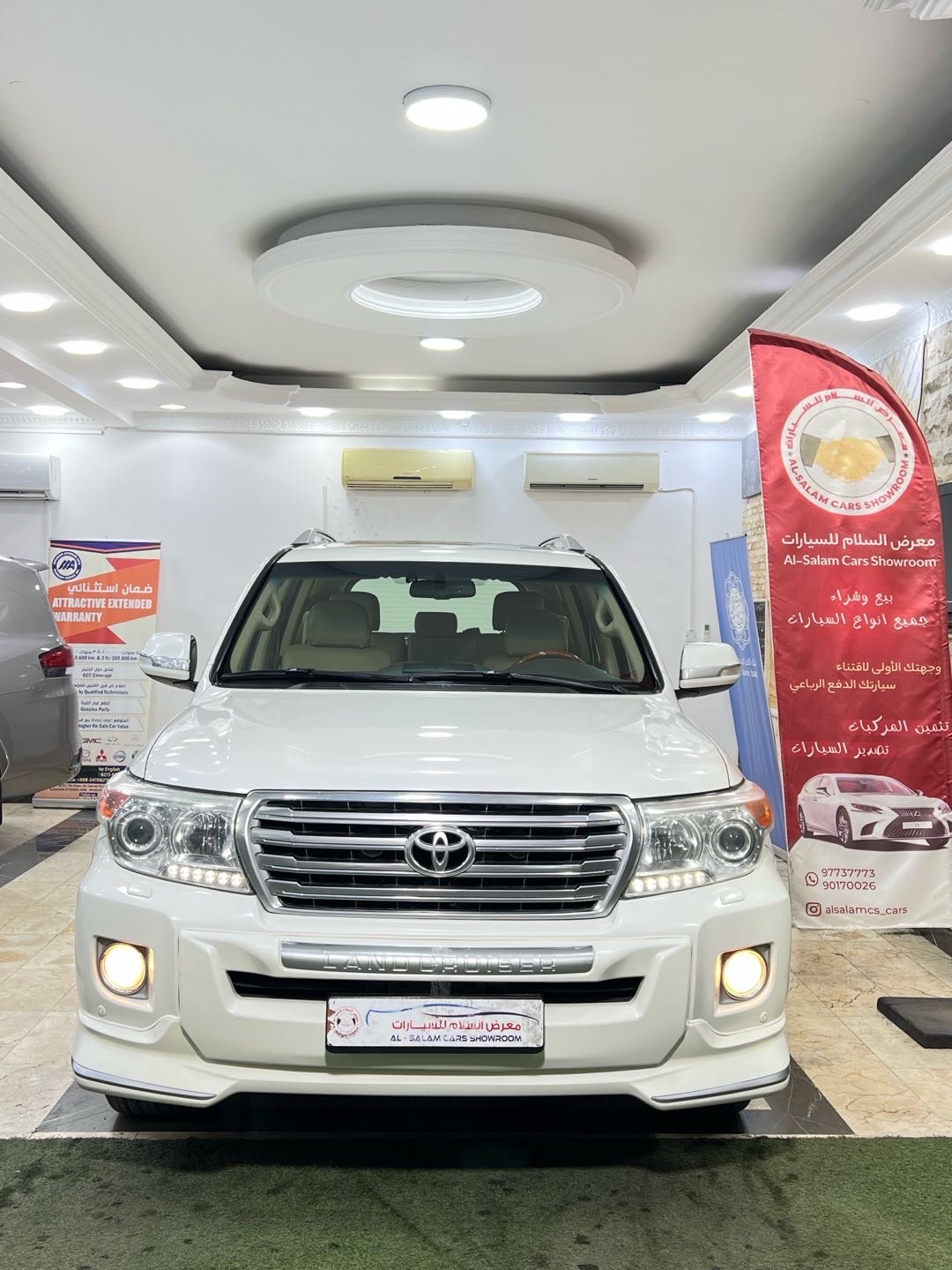 2014 Toyota Land Cruiser GXR thumbnail 3