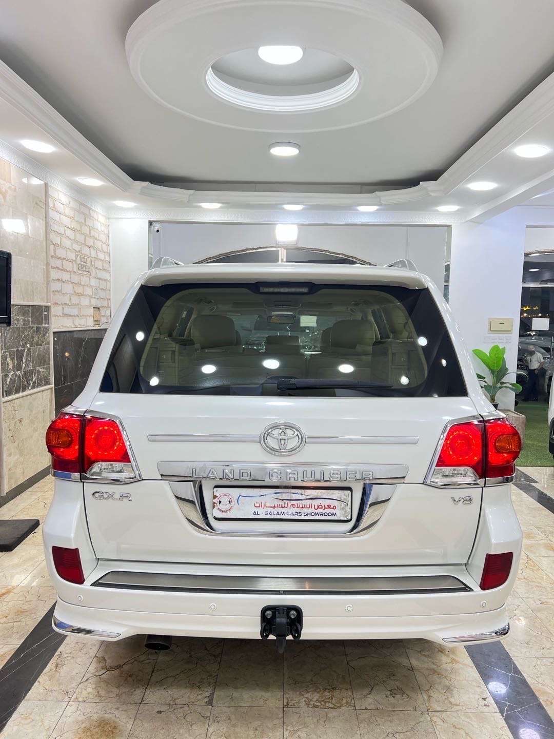 2014 Toyota Land Cruiser GXR thumbnail 4