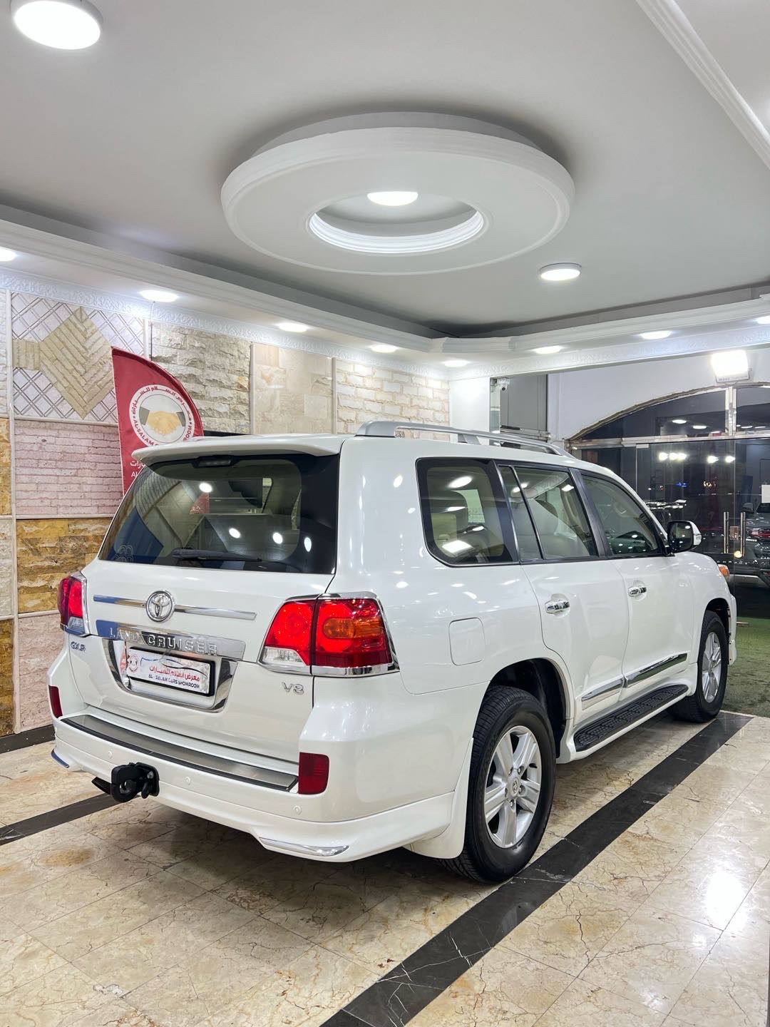 2014 Toyota Land Cruiser GXR thumbnail 5