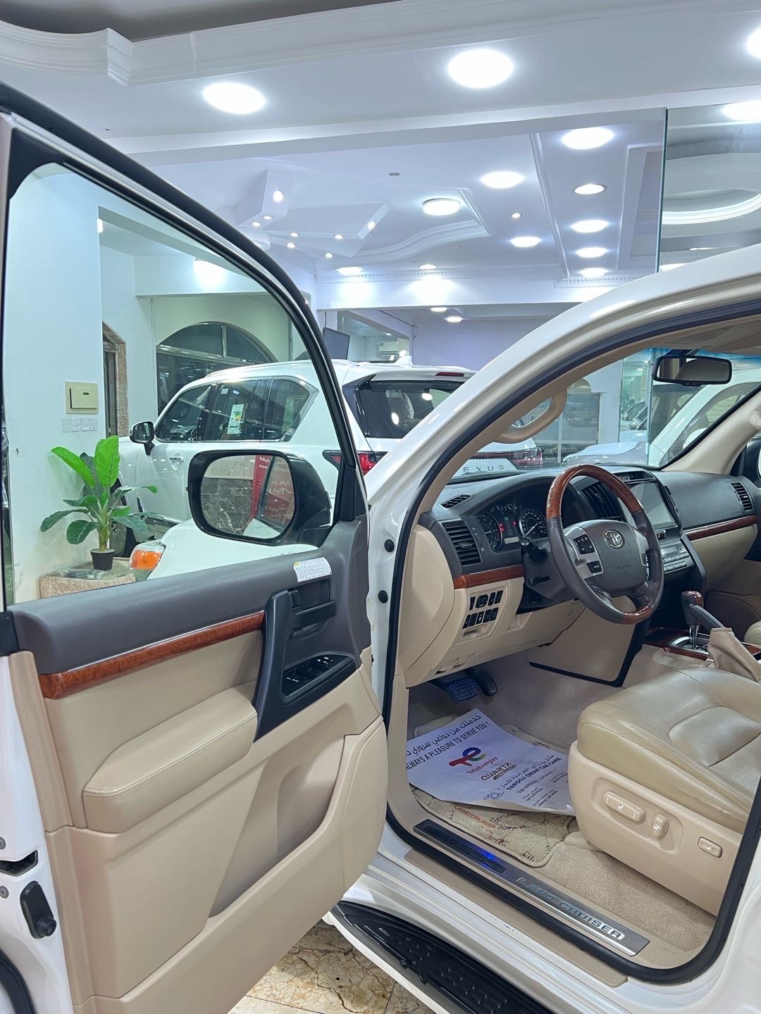 2014 Toyota Land Cruiser GXR thumbnail 7