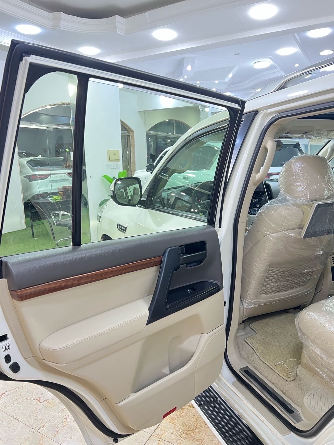 2021 Toyota Land Cruiser GXR thumbnail 11
