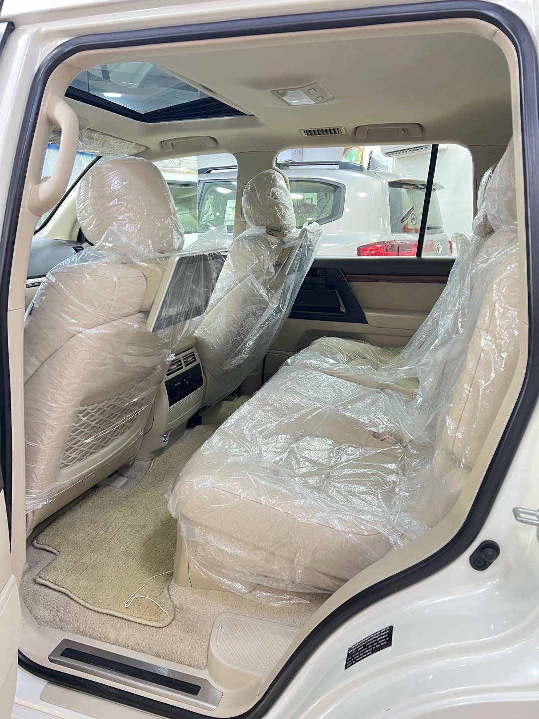 2021 Toyota Land Cruiser GXR thumbnail 12
