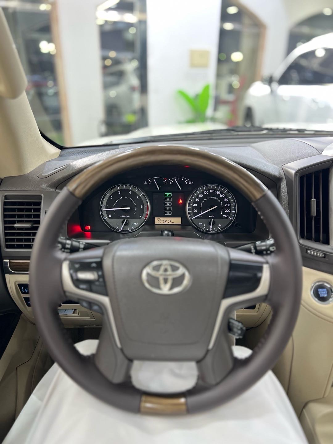 2021 Toyota Land Cruiser GXR thumbnail 13