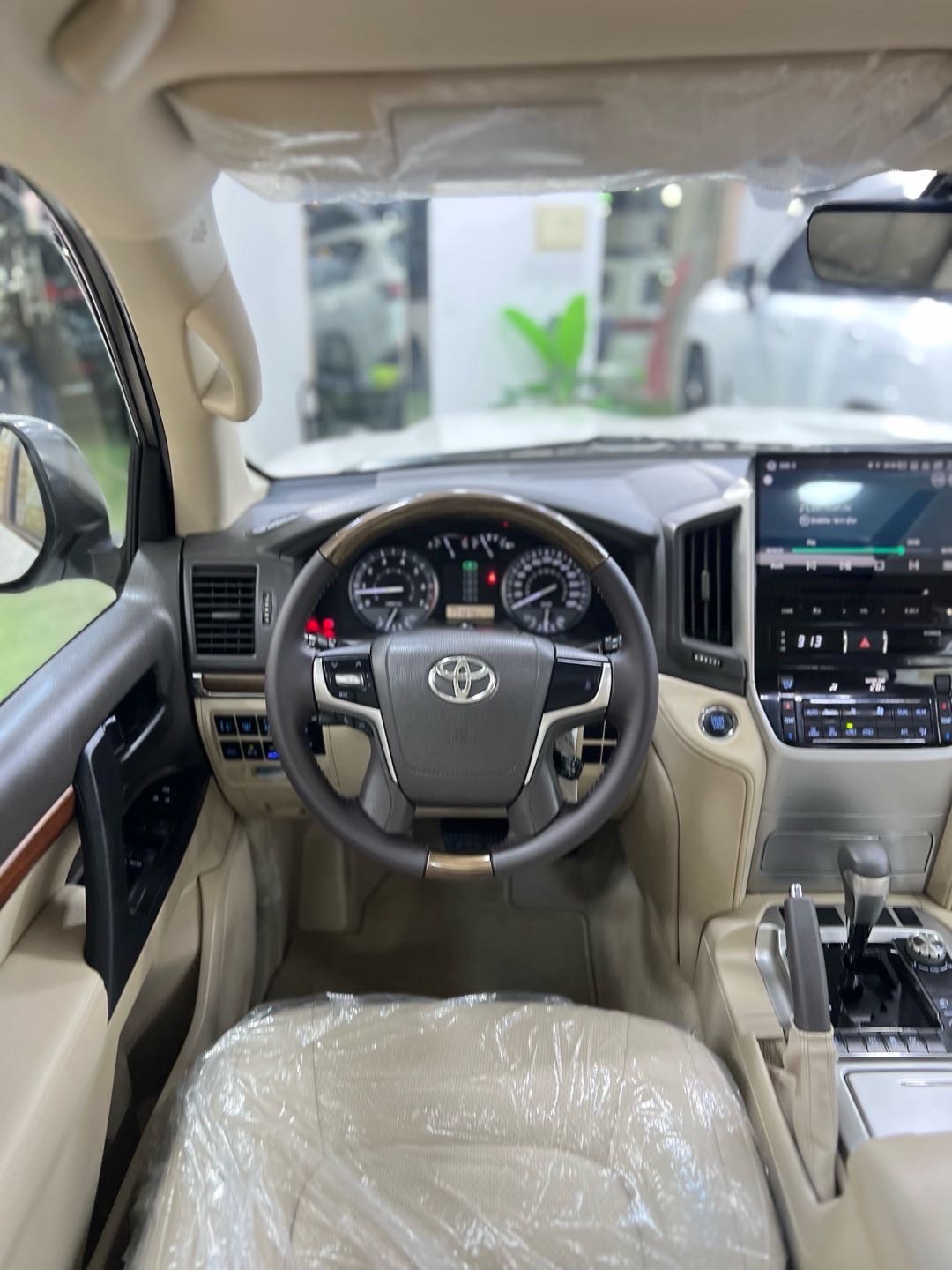 2021 Toyota Land Cruiser GXR thumbnail 14