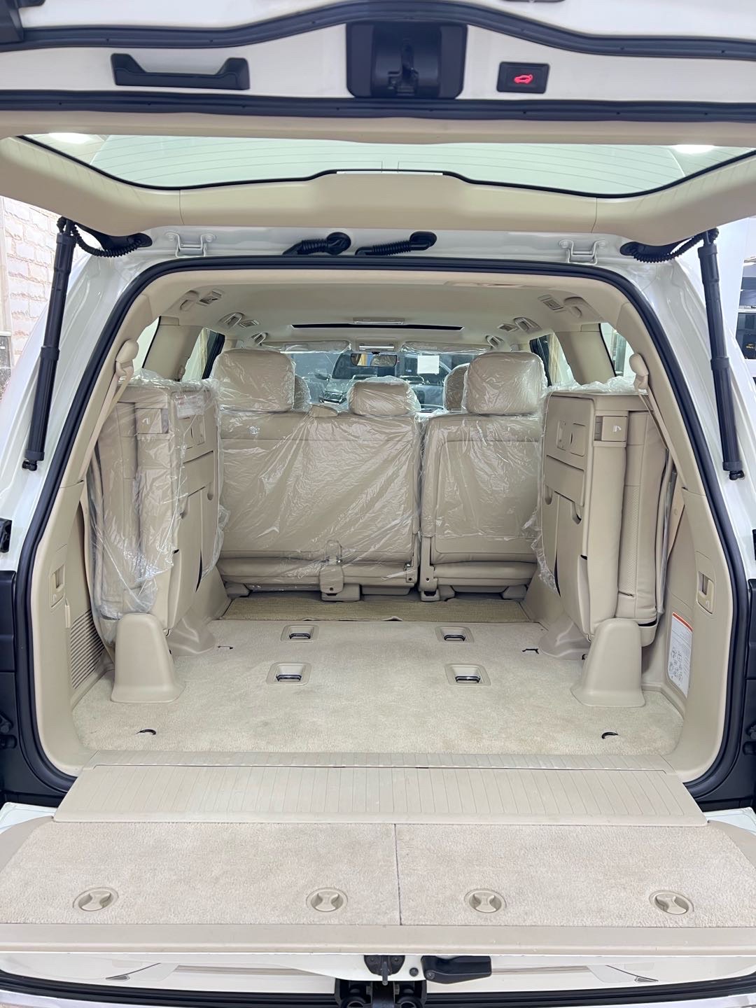 2021 Toyota Land Cruiser GXR thumbnail 18