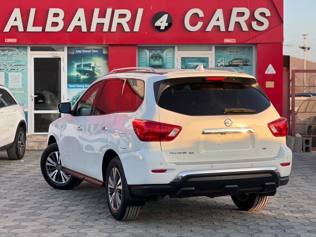 2020 Nissan Pathfinder SV thumbnail 2
