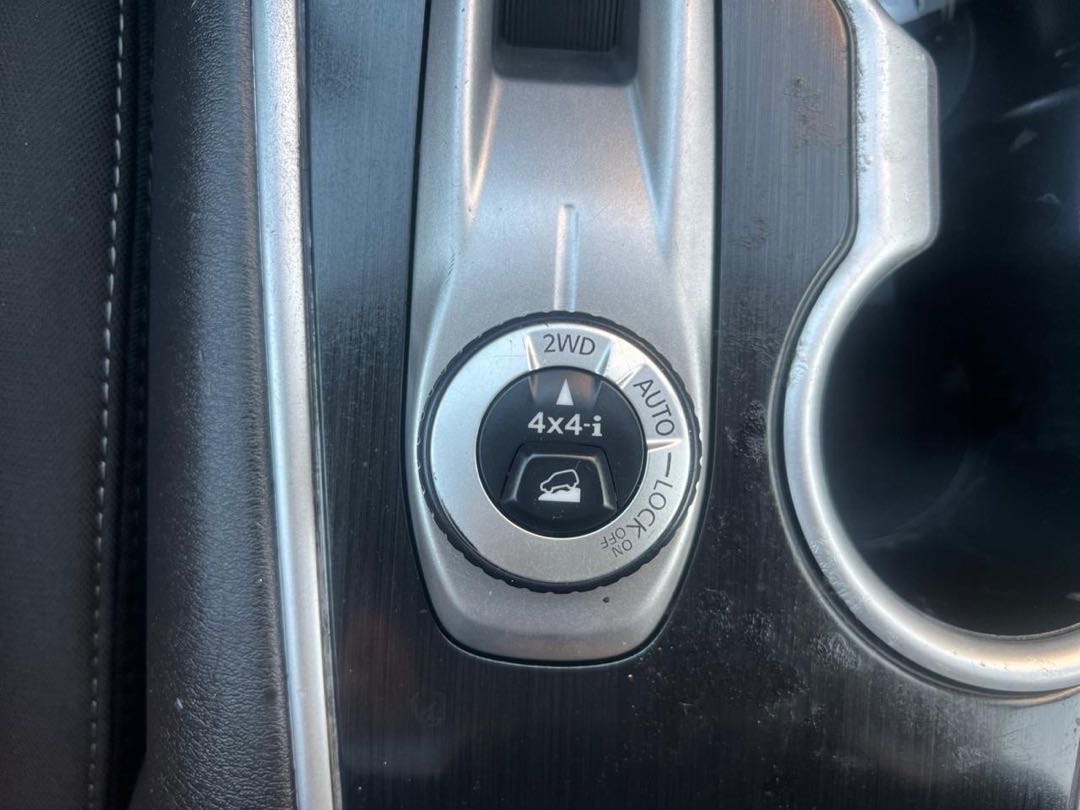 2020 Nissan Pathfinder SV thumbnail 11