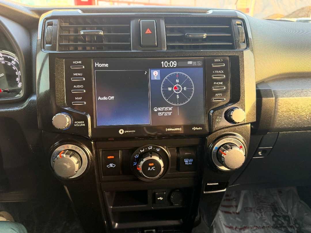 2020 Toyota Fortuner 4.0L 4x4 thumbnail 8