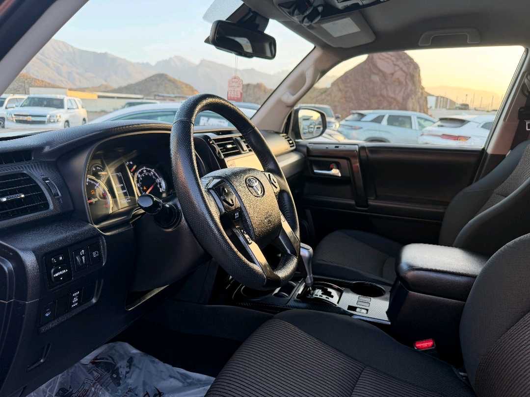 2020 Toyota Fortuner 4.0L 4x4 thumbnail 11
