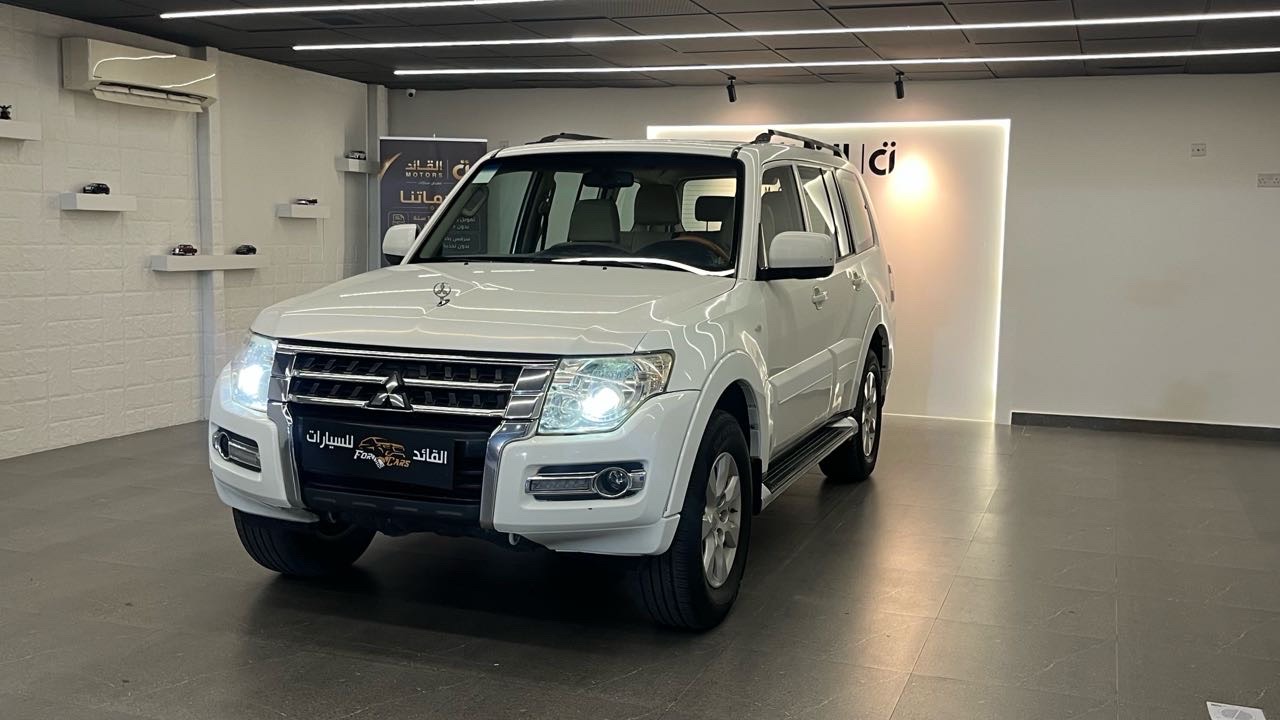 2017 Mitsubishi Pajero GXR