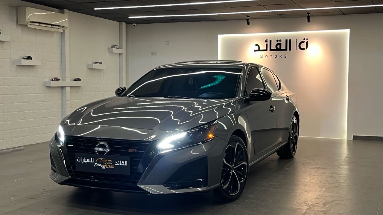 2023 Nissan Altima SR