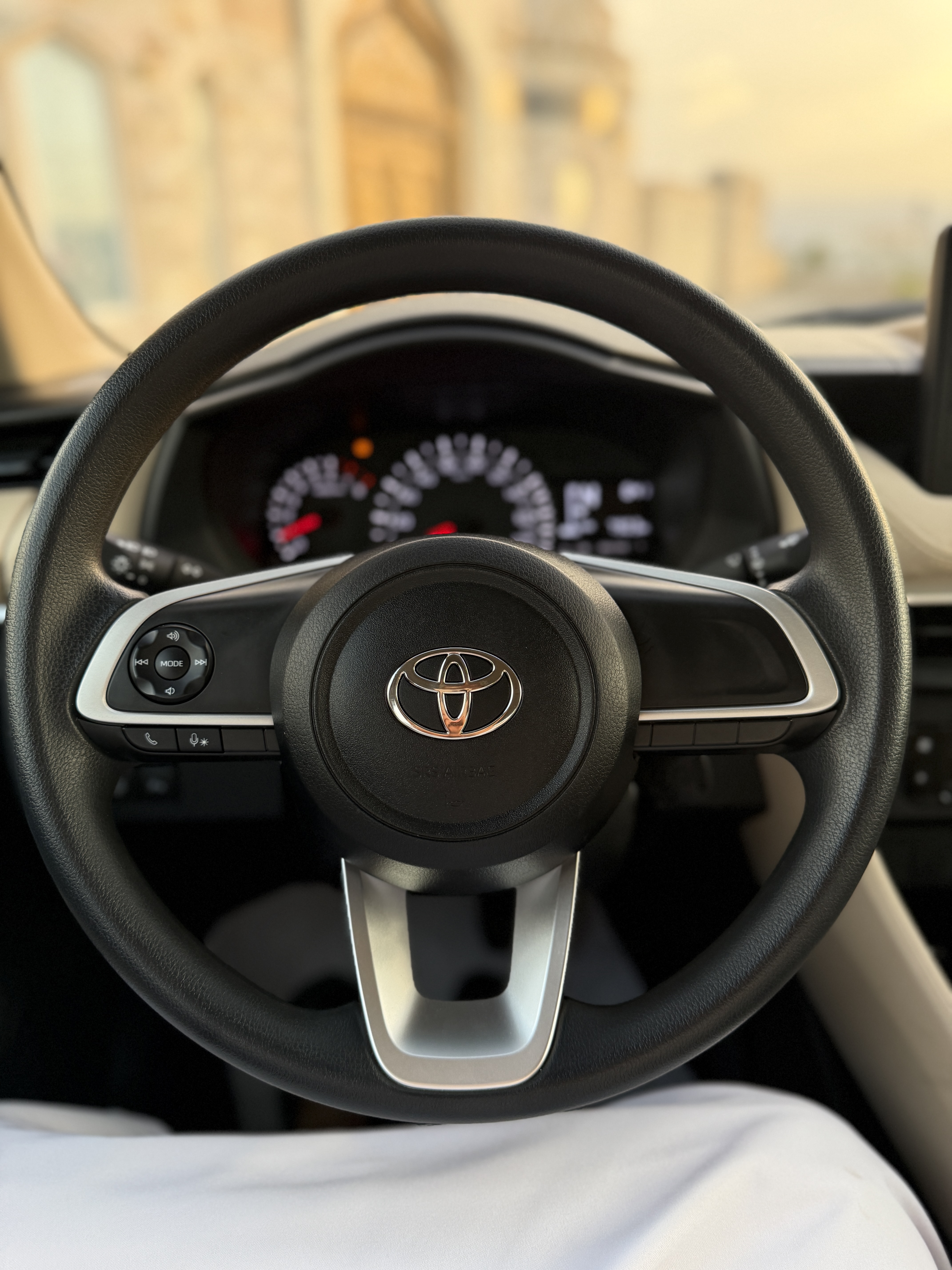 2024 Toyota Yaris L thumbnail 3