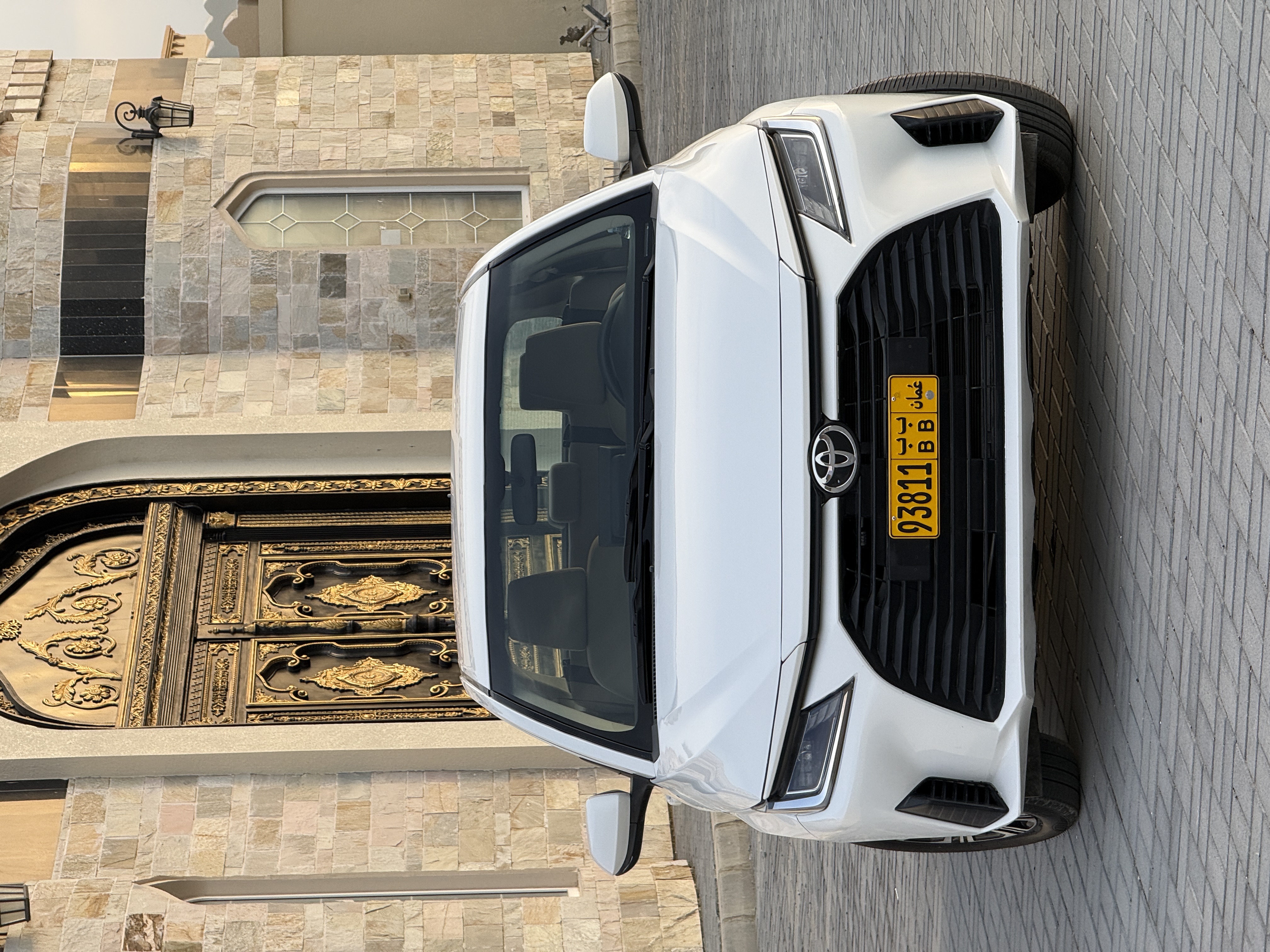 2024 Toyota Yaris L thumbnail 5