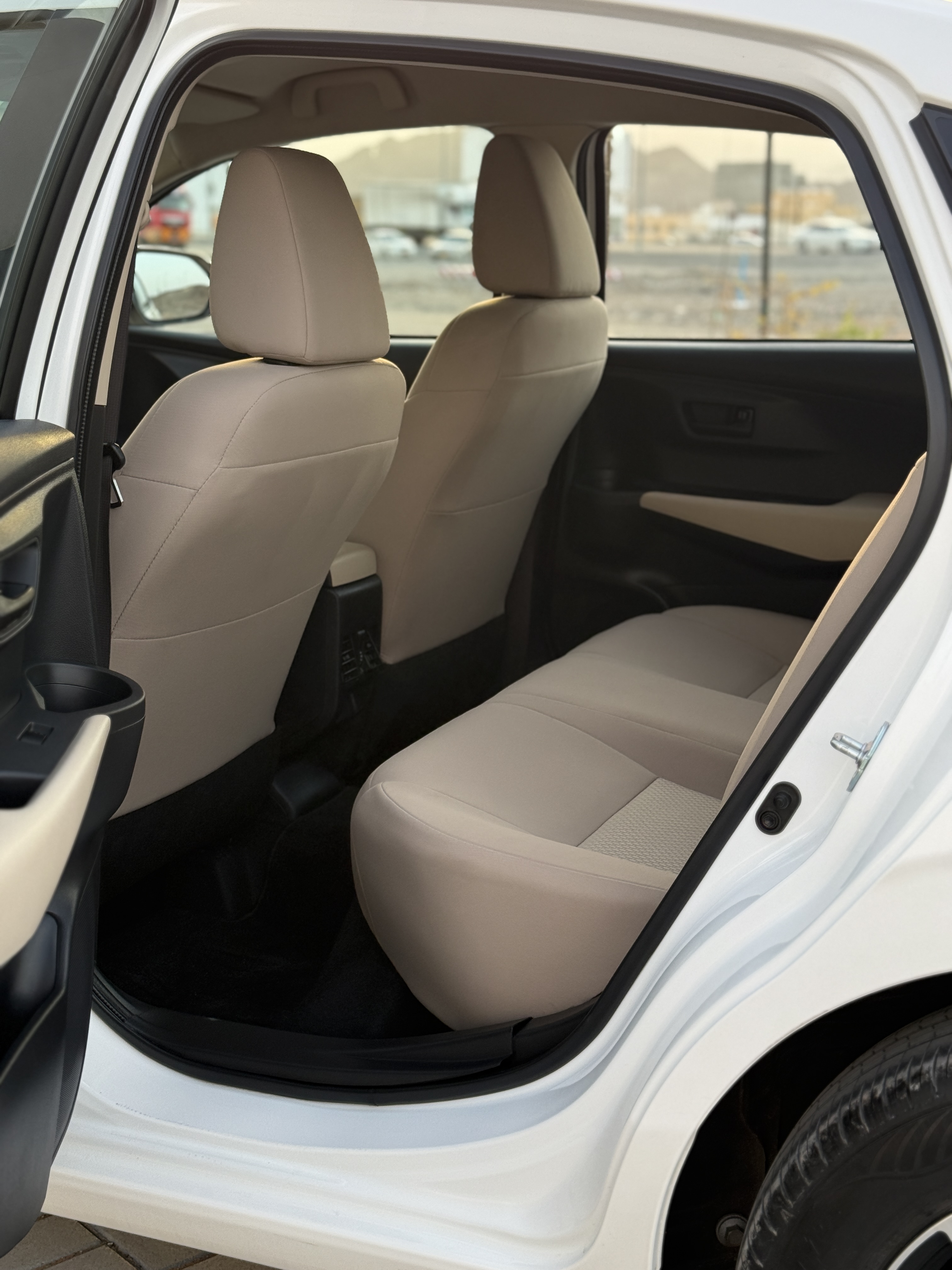2024 Toyota Yaris L thumbnail 12
